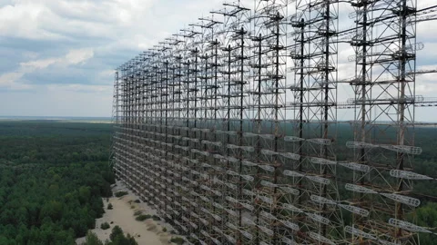 Duga Radar Array, Chernobyl Exclusion Zone flight along Vídeo Stock 330898686