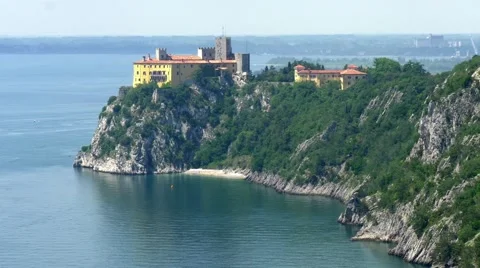 Duino castle and rocky coastline wide view 스톡 동영상 68346108