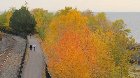 DULUTH, MN - 6 OCT 2020: Autumn color on trees along Lake Superior. Stock Footage 148584397