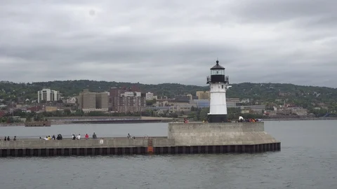 Duluth North Pier Lighthouse Vídeos de archivo 116067405