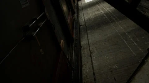 DUMBO Elevator in an old factory. DUMBO Brooklyn. Vídeo Stock 39260762