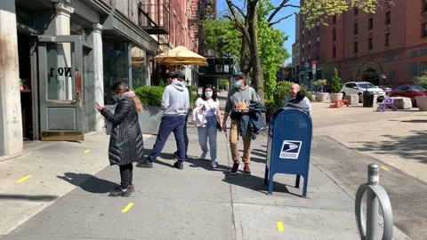 Dumbo Shake Shack Open For Business During NYC Coronavirus Lockdown Stock Footage 130296366