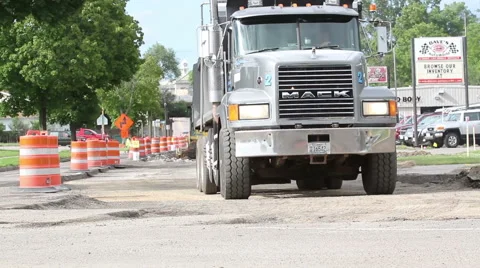 Dump Truck Leaving Video stock 43044643