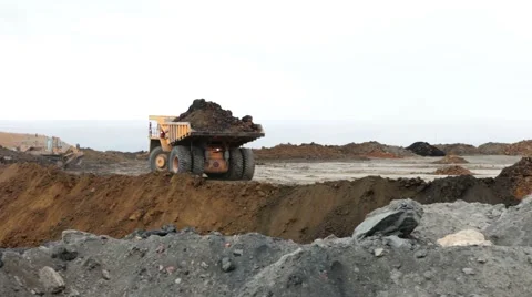 Dump truck in pit mine Video stock 49343119