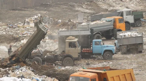 Dump trucks in the city dump Video stock 37102007