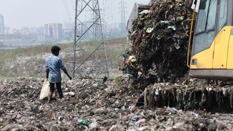 Dump yard in Dhaka-2018 Video stock 97773849