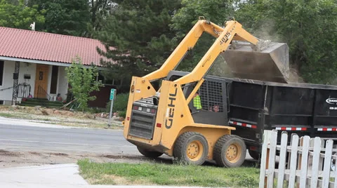 Dumping Dirt Video stock 25007832