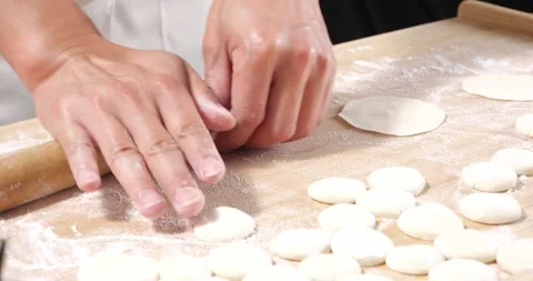 Dumpling wrapper Video stock 168611677