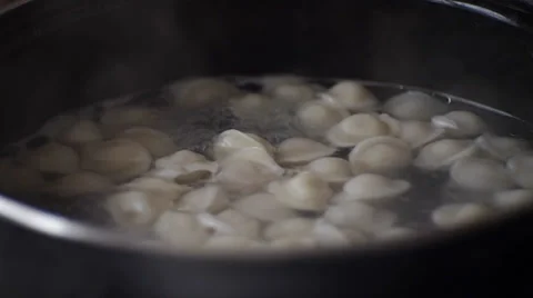 Dumplings are boiled in the pan Vídeo Stock 36180554