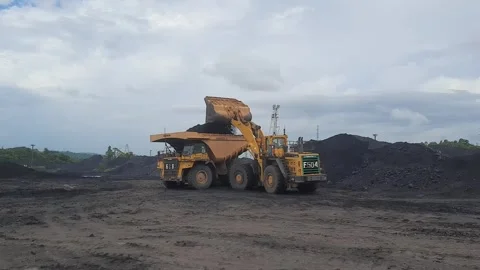 Dumptruck Video stock 243366902