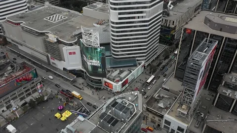 Dundas Square in Toronto Flyover Vidéo 100694261