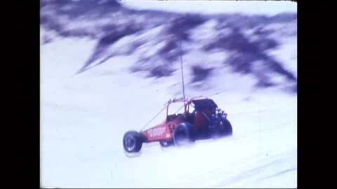 Dune Buggies Race on Off-Road Course, Australia, 1979 Vídeos de archivo 338387591