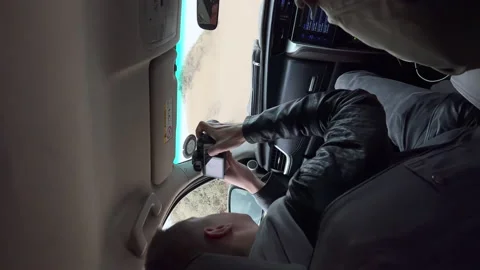 Dune driving in desert. White SUV car off road travel in Africa. Vídeo Stock 169714960