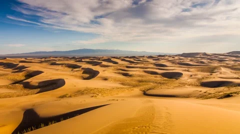 Dunes in the Gobi desert. Mongolia Vidéo 66258899
