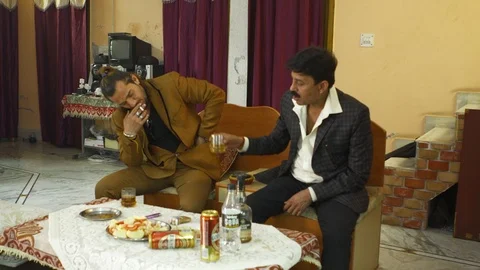 Dunken men Stock Footage 124314524