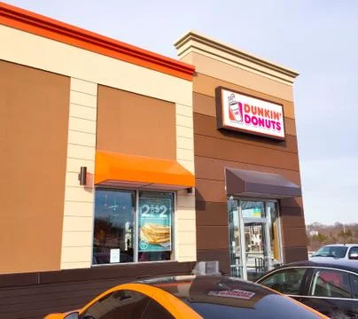 Dunkin’ Donuts storefront Stock Photos
