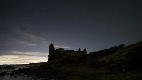 Dunure castle at night - 2 스톡 동영상 144940029