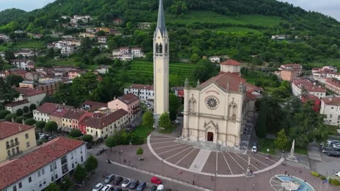 Duomo di Santa Maria e San Vitale, Piazza Marconi Guglielmo in Montecchio Vídeo Stock 325700929