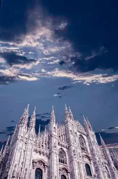 Duomo of Milan under cloudy sky Foto stock