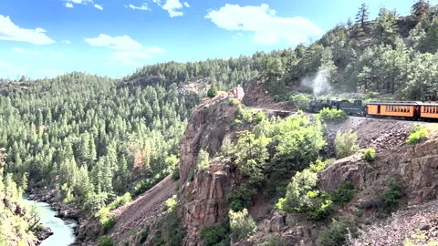 Durango to Silverton Colorado train along river curve Видео 211791573