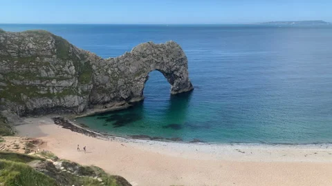 Durdle door on the dorset coast looking out to the sea Stock Footage 200959491