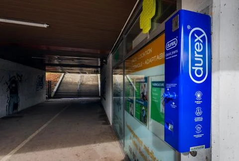 Durex condom vending machine on a wall in a Dijon underground passage 库存照片