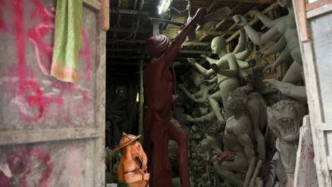 Durga and other Hindu idols in Kumartuli, Kolkata, West Bengal, India. Stock Footage 342228044
