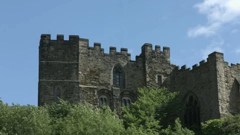 Durham Castle ramparts static mid shot. 스톡 동영상 80080538