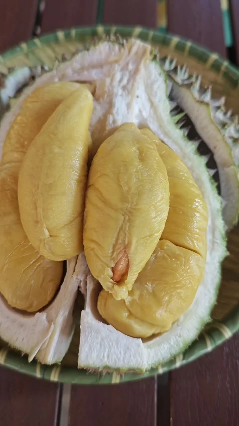 Durian cut open Stock Footage 322895671