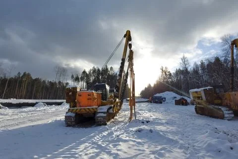 During construction work on gas pipelines in remote, areas, pipes are laid .. Fotos Stock