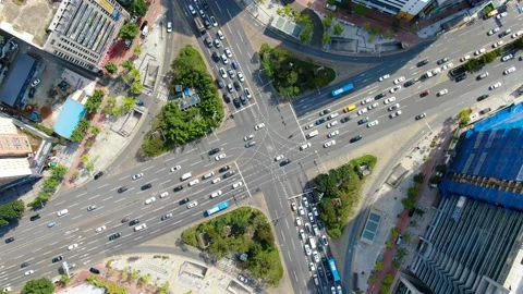 Duryu Intersection Traffic in Naedang dong, Seo gu, Daegu city, Gyeongsangbu Vídeo Stock 218339403