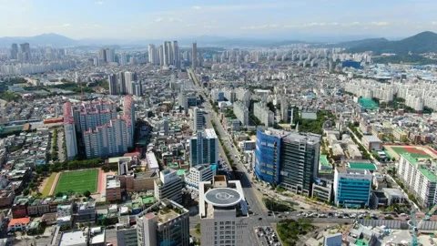 Duryu Intersection Traffic in Naedang dong, Seo gu, Daegu city, Gyeongsangbu Vídeo Stock 218339406