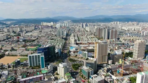Duryu Intersection Traffic in Naedang dong, Seo gu, Daegu city, Gyeongsangbu Vídeo Stock 218339432