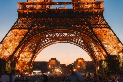 Dusk at the Eiffel Tower Foto stock