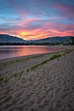 Dusk at a mountain lake Foto stock