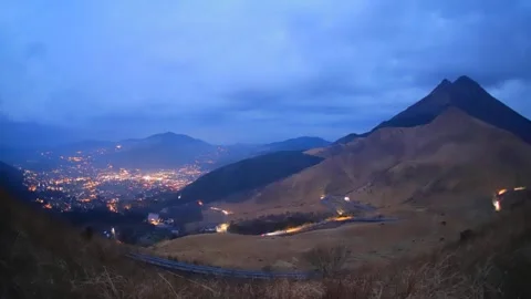 From dusk to night view (Yufuin, Yufu City, Oita Prefecture) Stock Footage 337744956