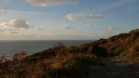 At dusk, view on the Coastal Path, Atlantic Heritage Coast, Cornwall Vidéo 87046321