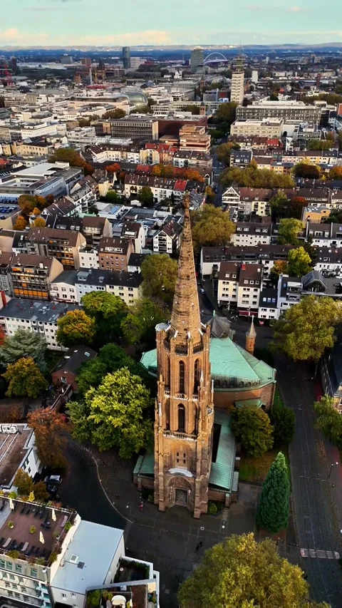 DUSSELDORF, GERMANY – 2026/09/02: St. Lambertus skyline. Video stock 339267382