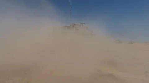 Dusty tank 動画素材 106942307