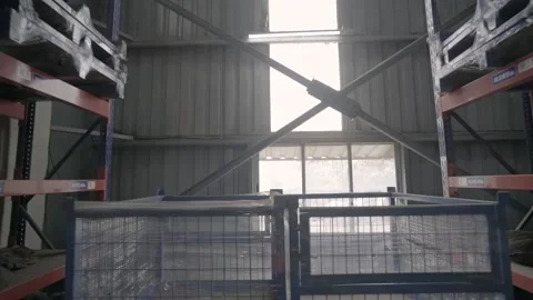 Dusty Wire Mesh Bin Inside The Warehouse Storage In Dolvi Port, India. Vidéo 197612096