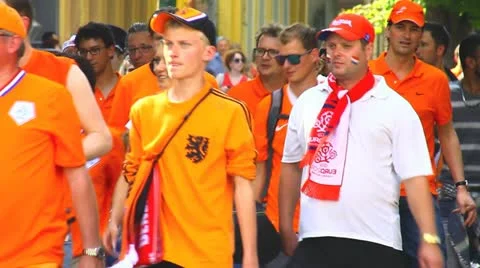 Dutch fans procession Stock-Footage 11147550