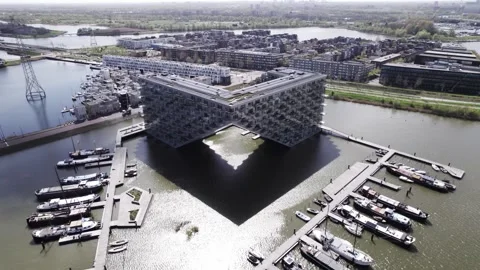 Dutch suspended design apartment complex on reclaimed land Vídeos de archivo 334675601