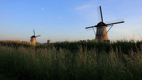 荷蘭童鎮風車   Dutch wind mill kinderdijk Stock Footage 147868038