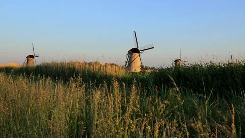 荷蘭童鎮風車   Dutch windmill kinderdijk Stock Footage 147866795