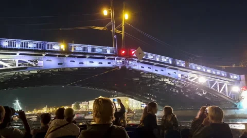 Dvortsovy bridge opening Stock Footage 157888493