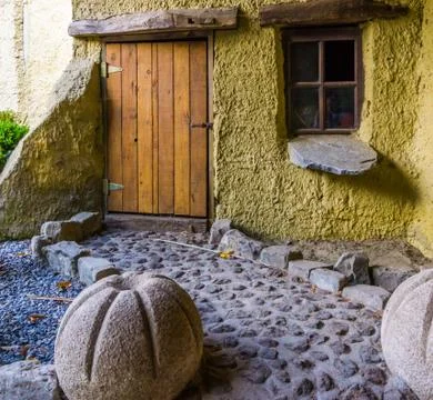 Dwarf home with walking path to the front door, fantasy character house, fair Foto stock