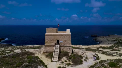 Dwejra Tower, Malta, pullback aerial reveal Stock-Footage 321524580