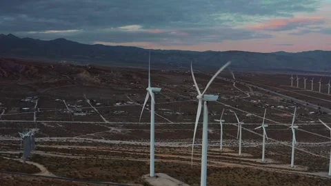 Dynamic Aerial Drone Shot Of Wind Farm 库存影片 347746404