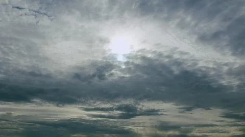 Dynamic Cloud Patterns That Beautifully Manifest Under A Changing Sky Over Time, 写真素材
