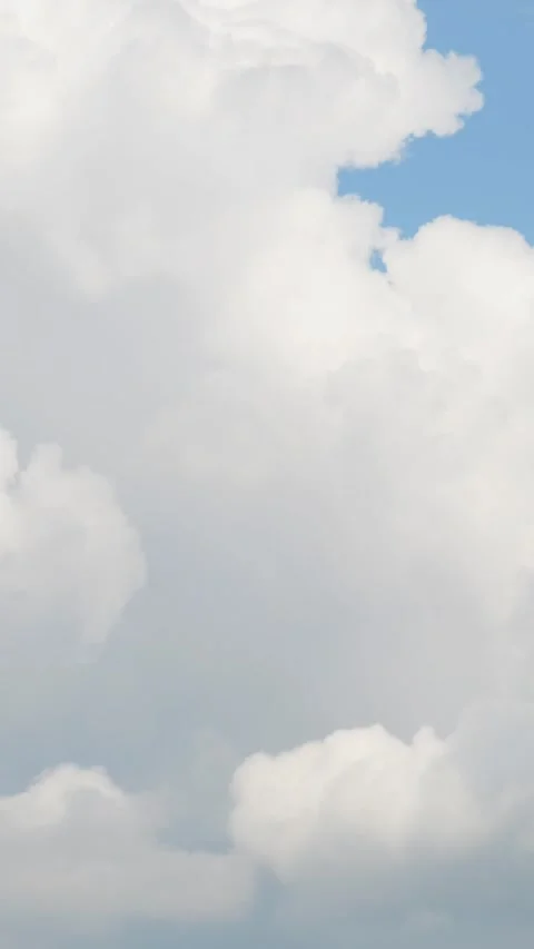 Dynamic cumulus cloudscape time lapse Stock Footage 276104394